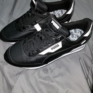 Men's Puma Tennis Shoes - 9.5